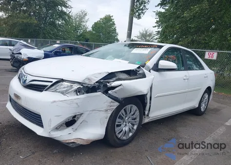 2014 Toyota Camry Hybrid Le z USA, uszkodzony, nr VIN 4T1BD1FK2EU098021